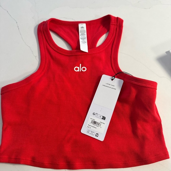Alo Red Racerback Crop Top - Picture 1 of 2